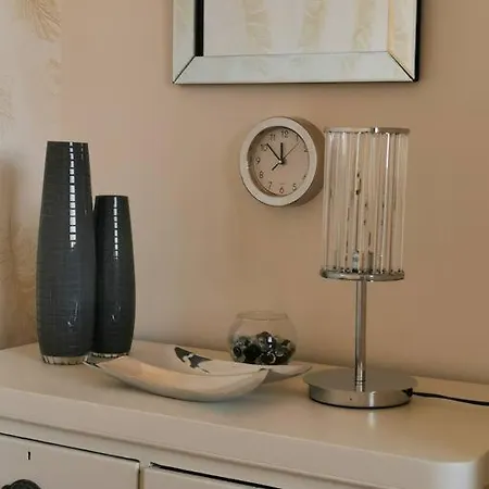 Penthouse Rutland Street Near Sea *